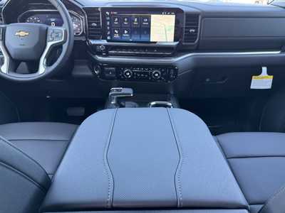 2025 Chevrolet 1500 Crew Cab, $63180.0. Photo 2
