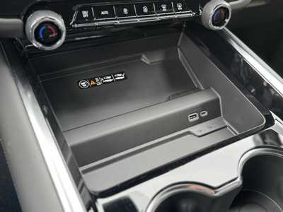 2025 Chevrolet Suburban, $84395.0. Photo 11