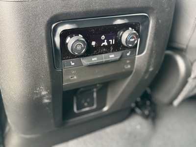 2025 Chevrolet Suburban, $84395.0. Photo 8