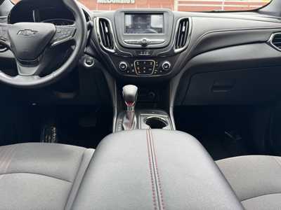 2022 Chevrolet Equinox, $26695. Photo 2