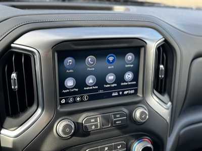 2022 Chevrolet 1500 Crew Cab, $44595. Photo 3