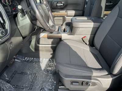 2022 Chevrolet 1500 Crew Cab, $44595. Photo 5