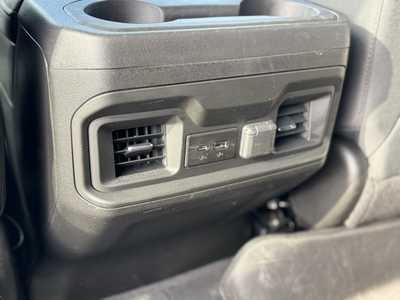 2022 Chevrolet 1500 Crew Cab, $44595. Photo 7