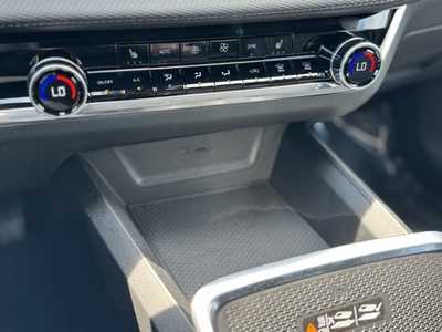 2026 Chevrolet Equinox, $33045.0. Photo 11