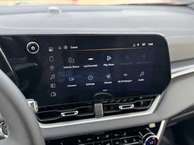 2026 Chevrolet Equinox, $33540.0. Photo 3