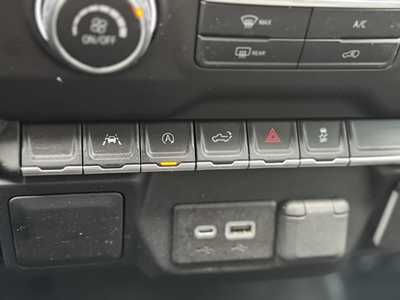 2022 Chevrolet 1500 Crew Cab, $34595. Photo 9