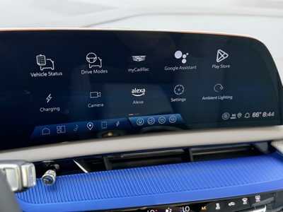 2025 Cadillac Optiq, $58890.0. Photo 5