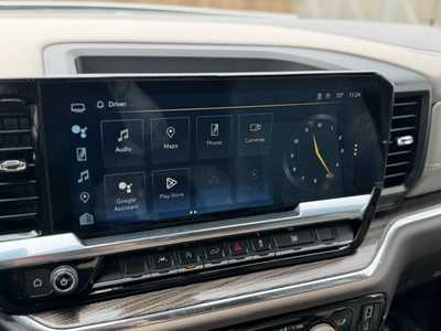 2023 Chevrolet 1500 Crew Cab, $39880. Photo 3