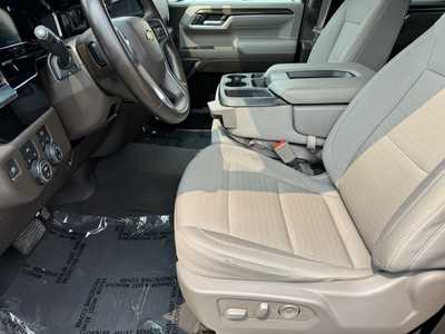 2023 Chevrolet 1500 Crew Cab, $39880. Photo 5