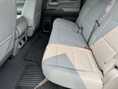 2023 Chevrolet 1500 Crew Cab, $39880. Photo 6