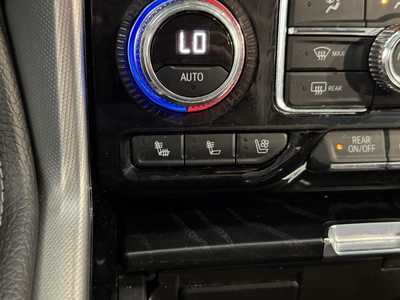 2022 GMC Yukon XL, $59995. Photo 11