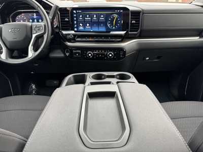 2024 Chevrolet 1500 Crew Cab, $48995. Photo 2