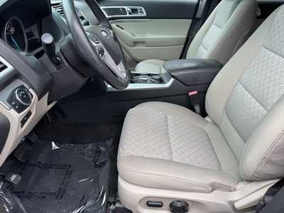 2015 Ford Explorer, $16995. Photo 5