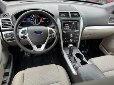 2015 Ford Explorer, $16995. Photo 9