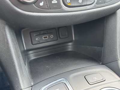 2022 Chevrolet Equinox, $22885. Photo 11