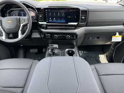 2025 Chevrolet 1500 Crew Cab, $61340.0. Photo 2