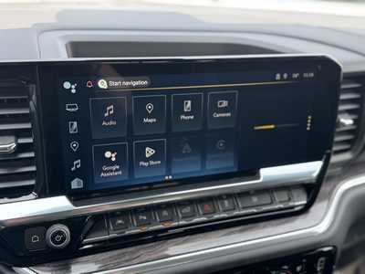 2025 Chevrolet 1500 Crew Cab, $61340.0. Photo 3