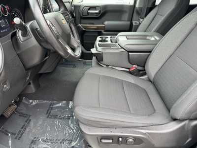 2021 Chevrolet 1500 Crew Cab, $34495. Photo 5