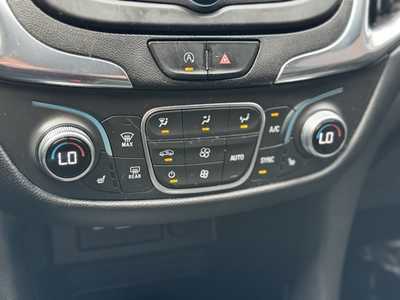 2023 Chevrolet Equinox, $24399. Photo 9