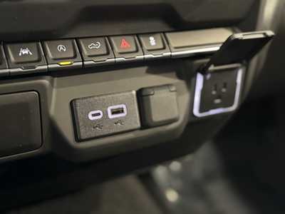 2025 Chevrolet 1500 Crew Cab, $46630.0. Photo 11