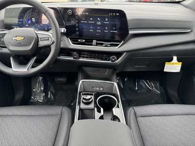 2026 Chevrolet Equinox, $33045.0. Photo 2