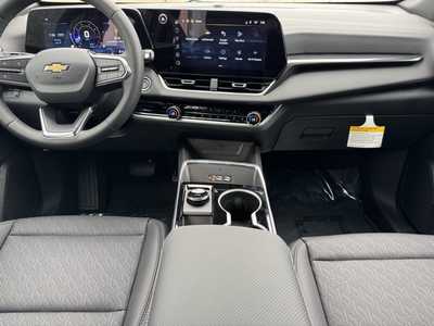 2026 Chevrolet Equinox, $33045. Photo 2