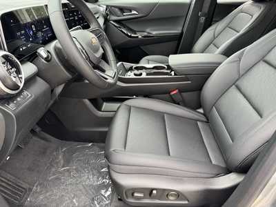 2026 Chevrolet Equinox, $33045. Photo 5