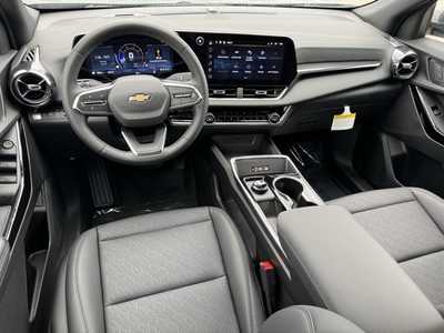 2026 Chevrolet Equinox, $33045. Photo 8