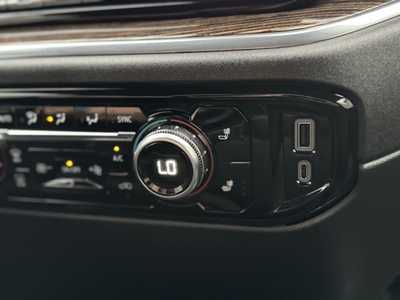 2024 GMC 3500 Reg Cab, $53985. Photo 10