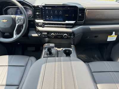 2025 Chevrolet 1500 Crew Cab, $71060.0. Photo 2
