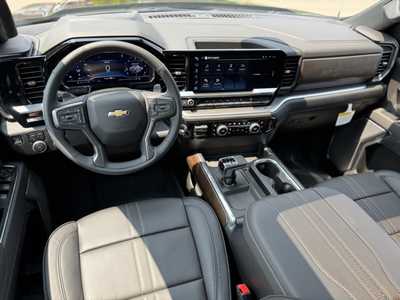 2025 Chevrolet 1500 Crew Cab, $71060.0. Photo 9