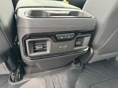 2025 Chevrolet 1500 Crew Cab, $71930.0. Photo 7