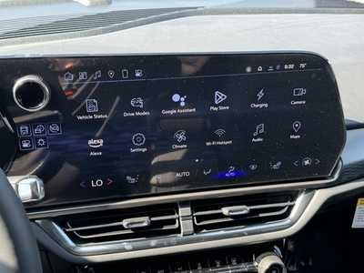 2025 Chevrolet Equinox, $39090.0. Photo 3