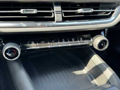 2025 Chevrolet Equinox, $39090.0. Photo 9