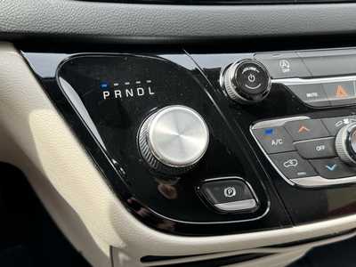 2021 Chrysler Voyager, $21680. Photo 10