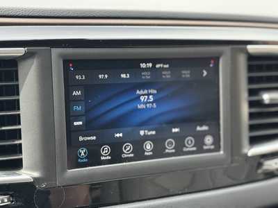 2021 Chrysler Voyager, $21680. Photo 3