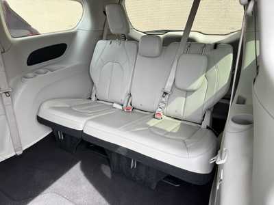 2021 Chrysler Voyager, $21680. Photo 6