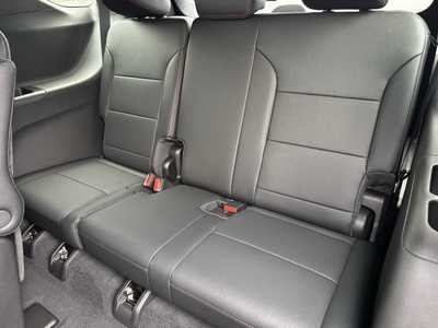2025 Chevrolet Traverse, $50290.0. Photo 7