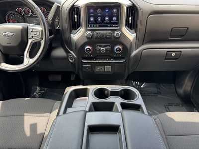 2020 Chevrolet 1500 Crew Cab, $37990. Photo 2