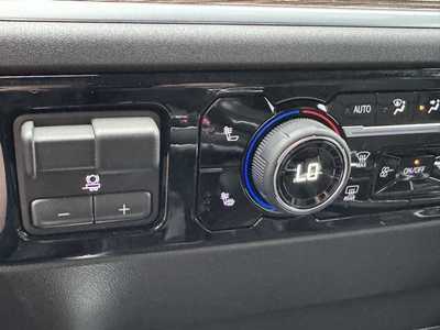 2025 Chevrolet 1500 Crew Cab, $64670.0. Photo 11