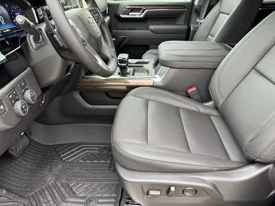 2025 Chevrolet 1500 Crew Cab, $64670.0. Photo 5
