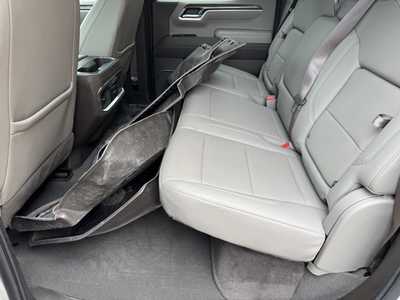2022 Chevrolet 1500 Crew Cab, $45580. Photo 6