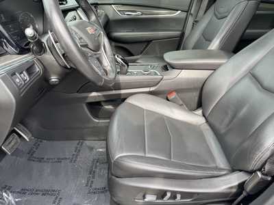 2022 Cadillac XT5, $37890. Photo 5