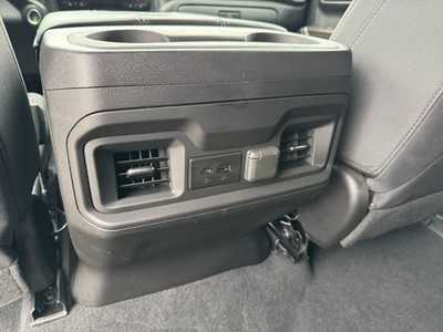 2021 Chevrolet 1500 Crew Cab, $40999. Photo 7