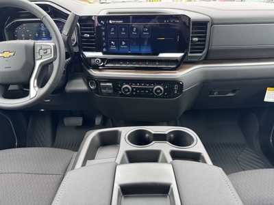 2025 Chevrolet 1500 Crew Cab, $54885.0. Photo 2