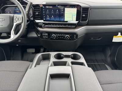 2025 Chevrolet 1500 Crew Cab, $55880.0. Photo 2