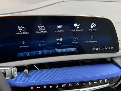 2025 Cadillac Optiq, $55615.0. Photo 3