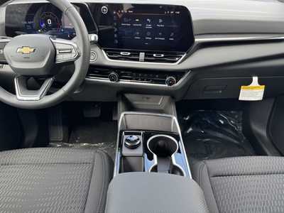 2026 Chevrolet Equinox, $30995.0. Photo 2