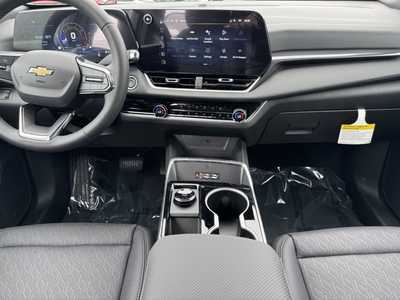 2026 Chevrolet Equinox, $33045.0. Photo 2
