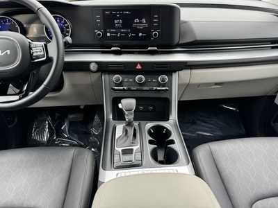 2023 Kia Carnival, $31995. Photo 2